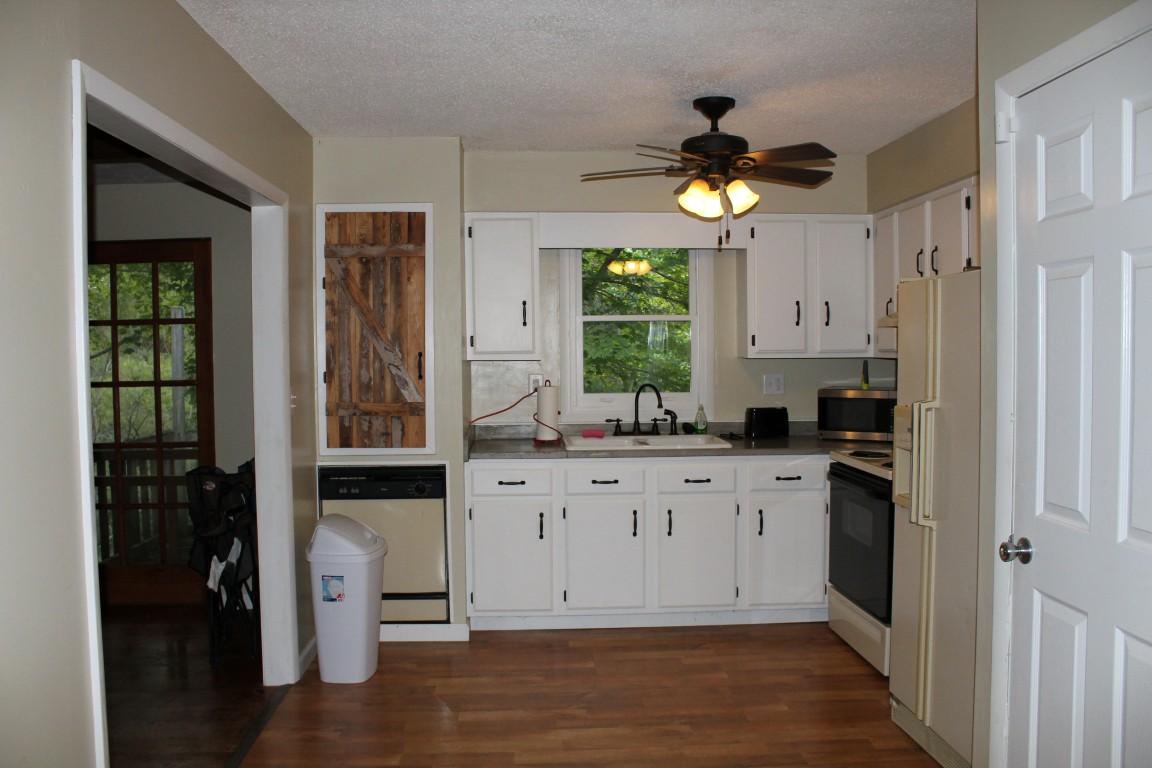 2822 Shut In Gap Road Spring City, TN 37381 - Photo 3 of 53 kitchen