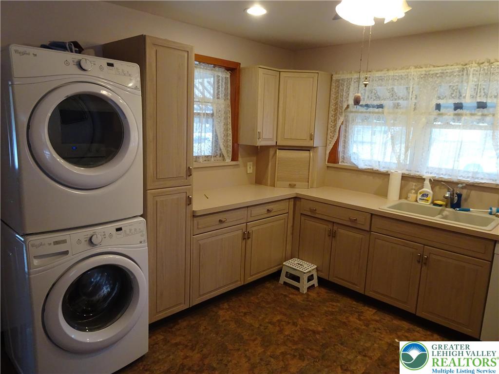 2012 Kemmerer Street Bethlehem, PA 18017 - Photo 11 of 25