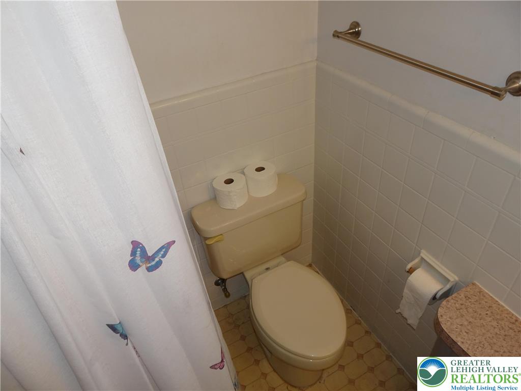 2012 Kemmerer Street Bethlehem, PA 18017 - Photo 19 of 25