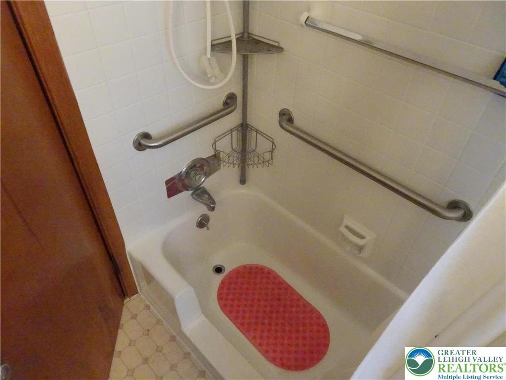 2012 Kemmerer Street Bethlehem, PA 18017 - Photo 20 of 25