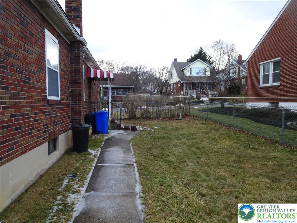 2012 Kemmerer Street Bethlehem, PA 18017 - Photo 4 of 25