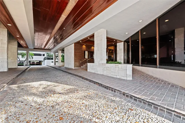 $1,550,000 | 1 Grove Isle Drive, Unit A1106, Miami, FL 33133