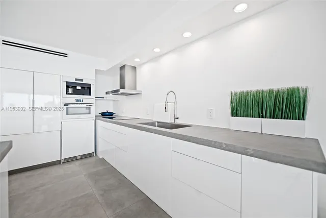 $1,550,000 | 1 Grove Isle Drive, Unit A1106, Miami, FL 33133