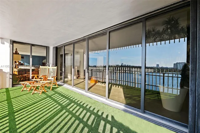 $1,550,000 | 1 Grove Isle Drive, Unit A1106, Miami, FL 33133