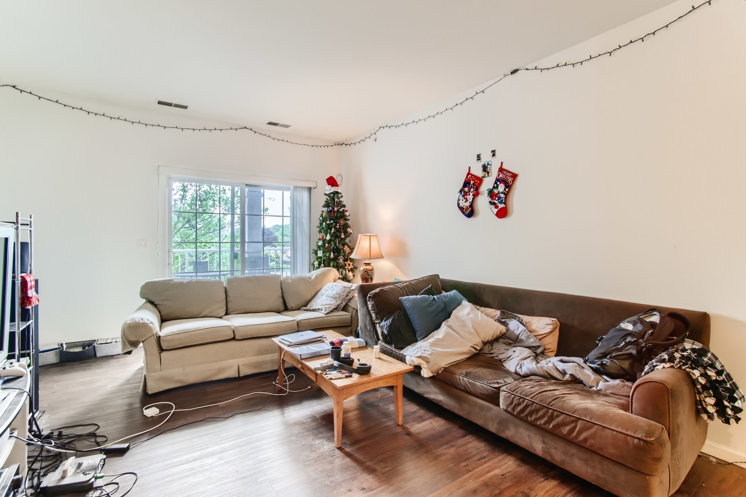 1315 Lake Street, Unit 204 Addison, IL 60101 - Photo 4 of 13 a living room with furniture window and couch