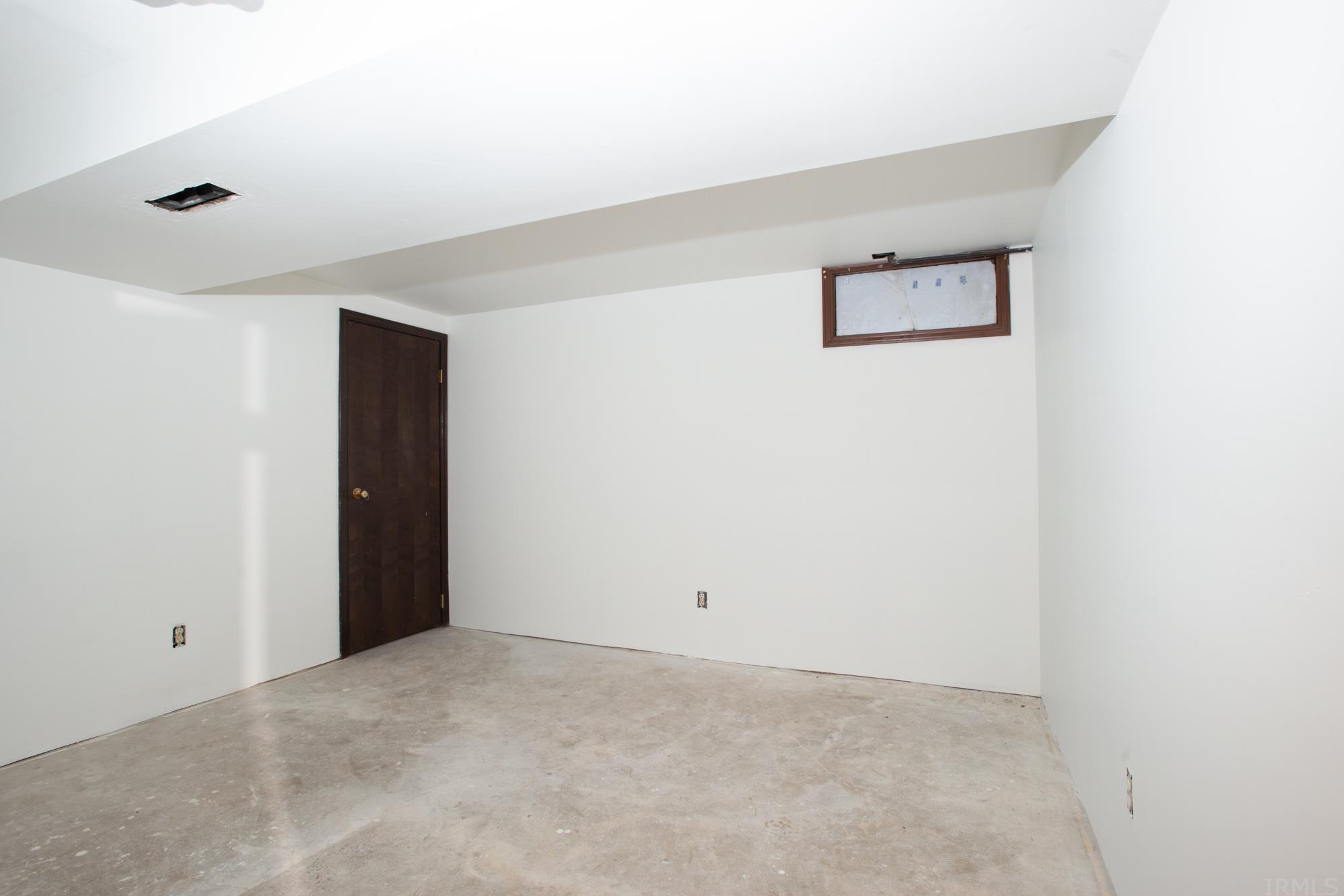 20383 Brick Road South Bend, IN 46637 - Photo 13 of 16 Gallery Image 13