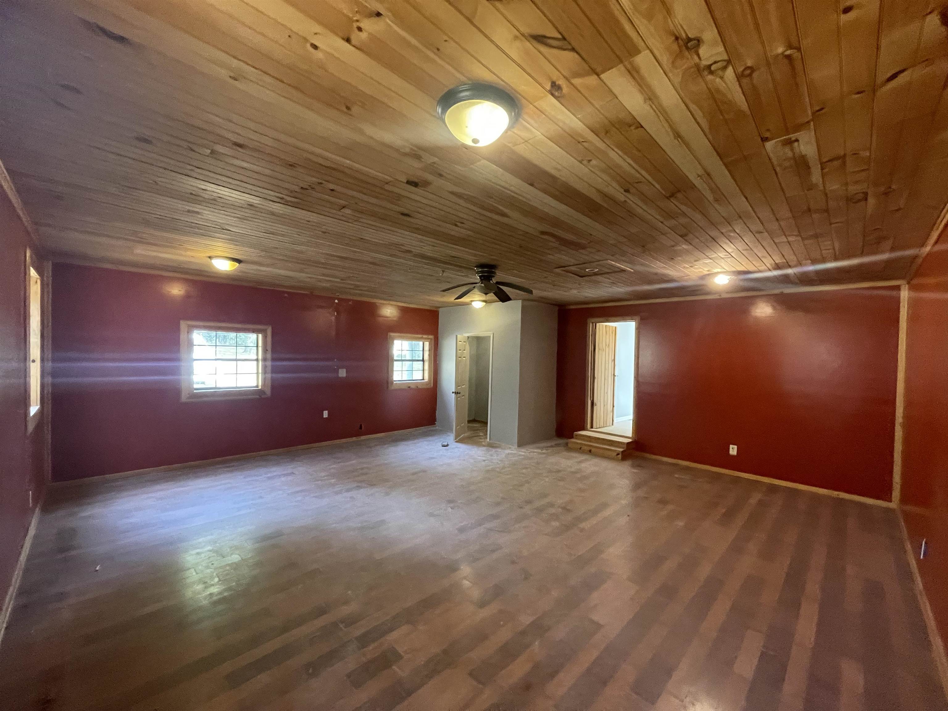 26 Cr 341 Road Iuka, MS 38852 - Photo 15 of 21 a view of empty room with windows