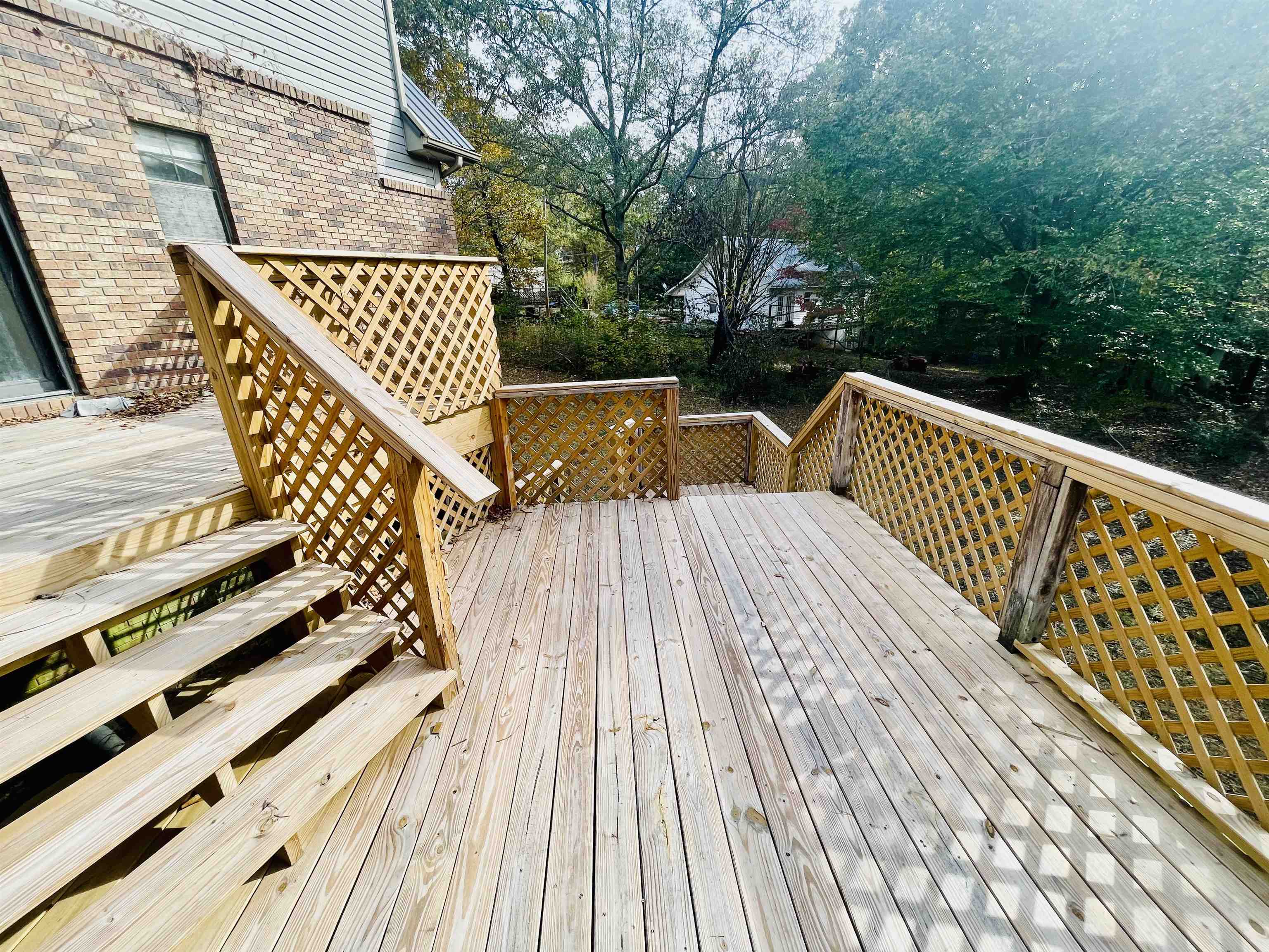 26 Cr 341 Road Iuka, MS 38852 - Photo 17 of 21 a view of balcony with wooden floor and fence