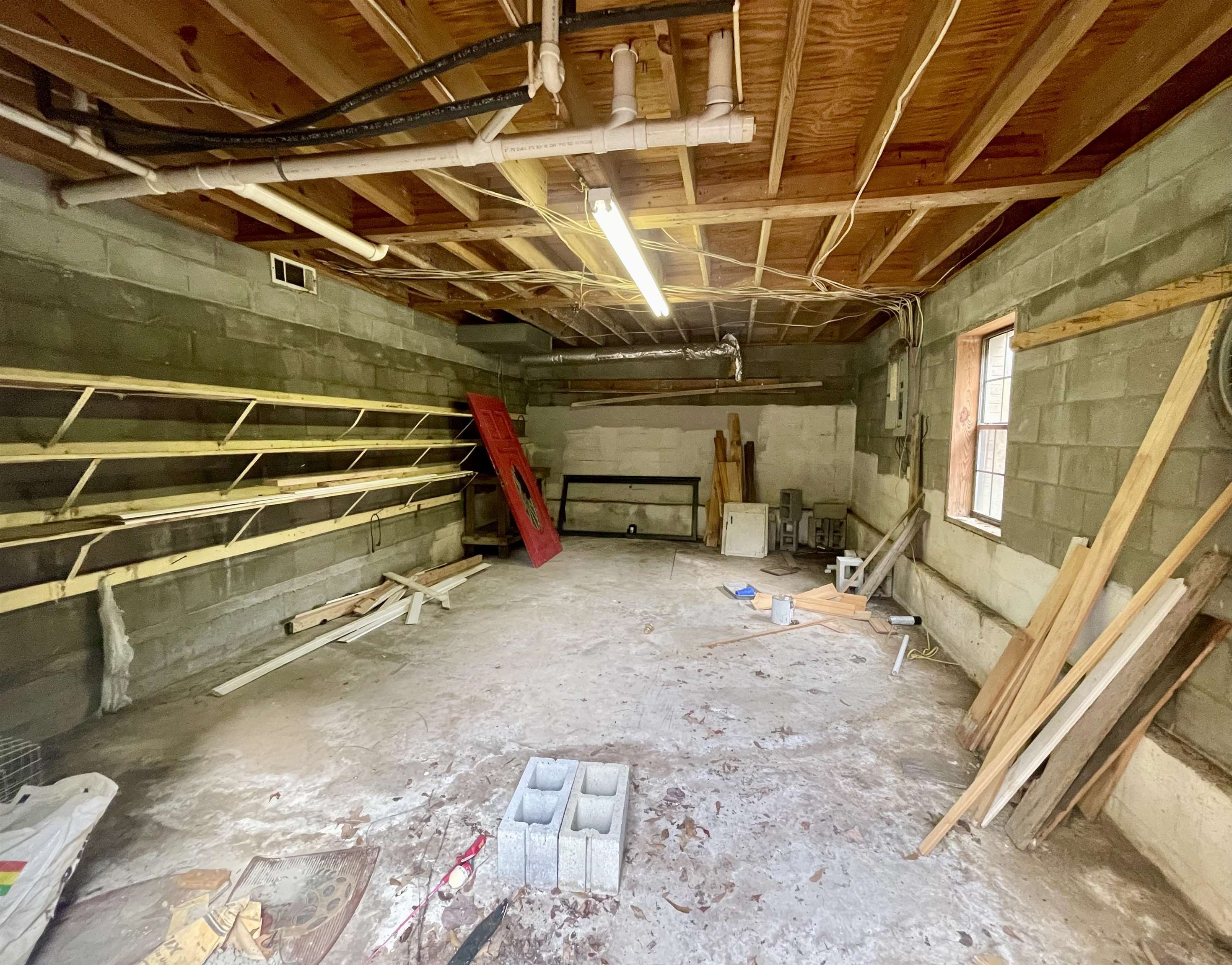 26 Cr 341 Road Iuka, MS 38852 - Photo 19 of 21 a view of storage and utility room