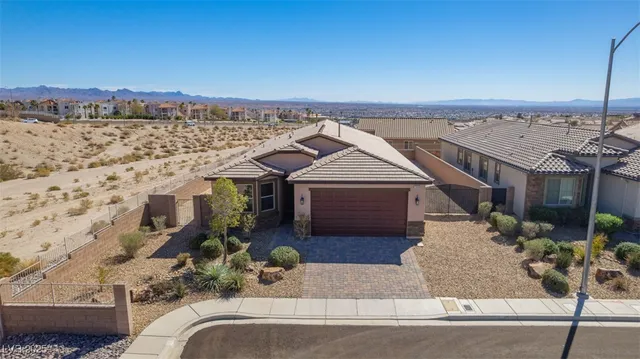 $424,500 | 2039 Port Royal Drive, Laughlin, NV 89029