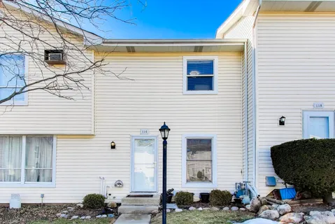 $250,000 | 116 Raintree Court, Aurora, IL 60504