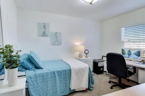 $250,000 | 116 Raintree Court, Aurora, IL 60504