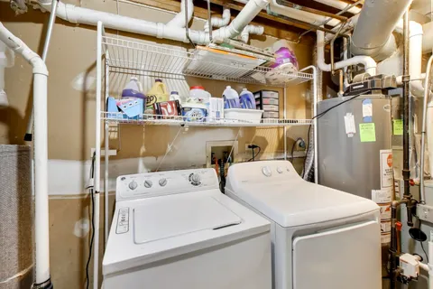 $250,000 | 116 Raintree Court, Aurora, IL 60504