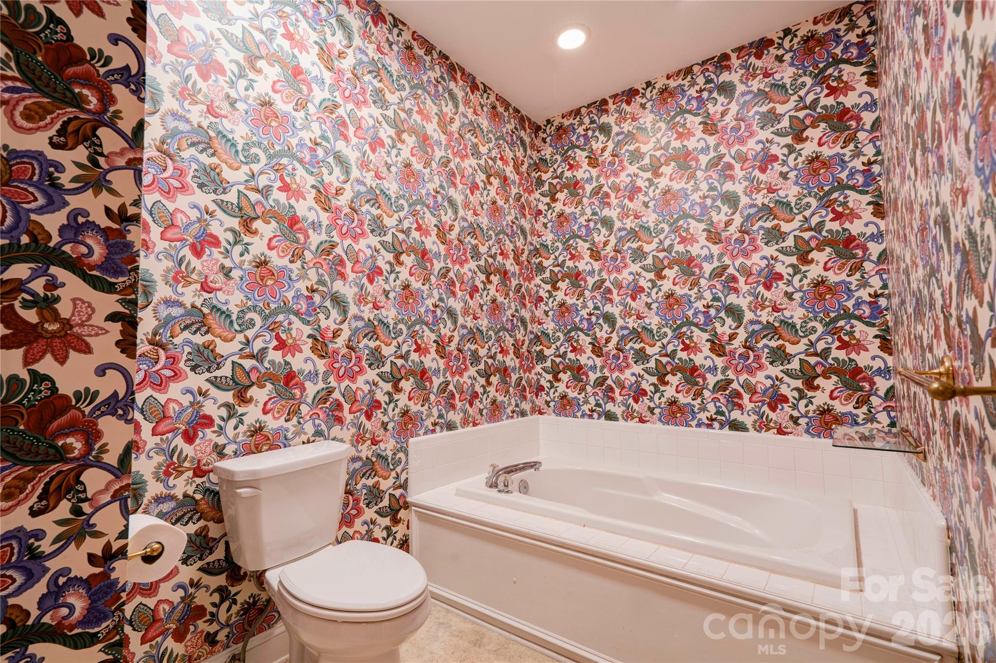 150 Columns Circle Shelby, NC 28150 - Photo 25 of 42 a bathroom with a toilet and a bathtub