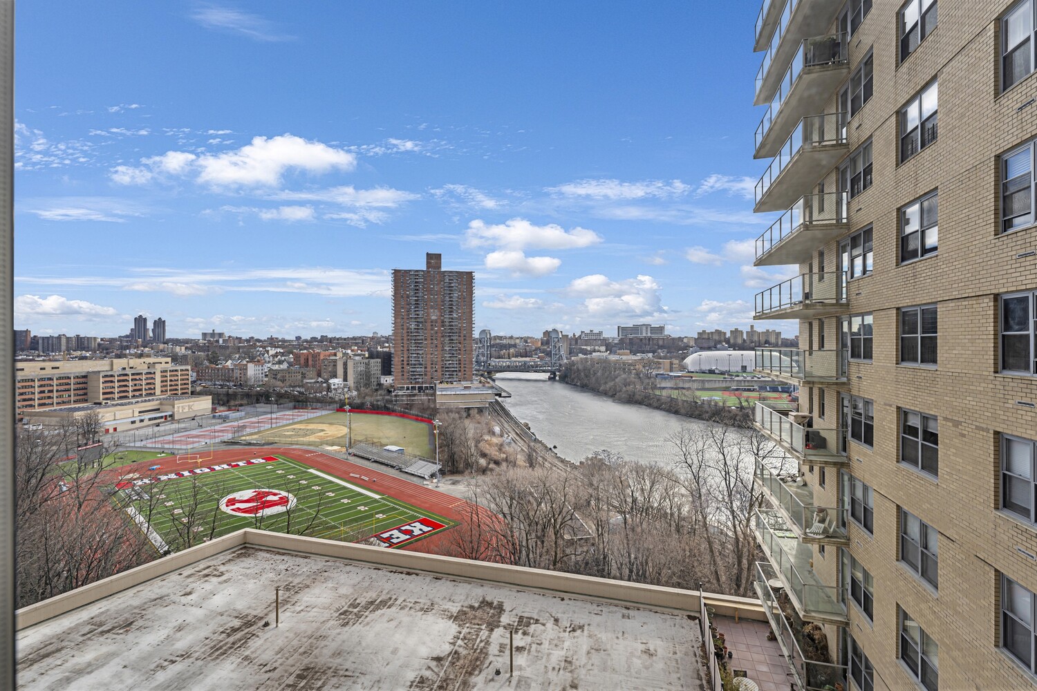 2500 Johnson Avenue, Unit 6T Bronx, NY 10463 - Photo 3 of 8 a view of a city with tall buildings
