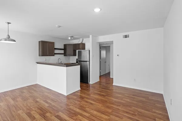 $1,049 | 1408 Hughes Street, Unit 4, Houston, TX 77023