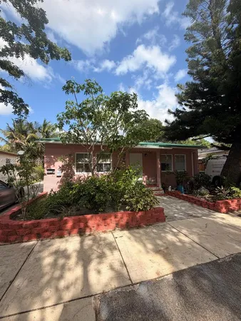 $2,800 | 2835 Southwest 37th Court, Unit 1, Miami, FL 33134