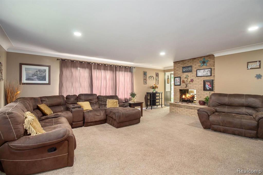 262 Fowlerville Road Fowlerville, MI 48836 - Photo 4 of 19 Gallery Image 4