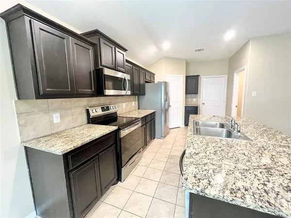 $2,195 | 629 Mud Lake Trail, Fort Worth, TX 76120