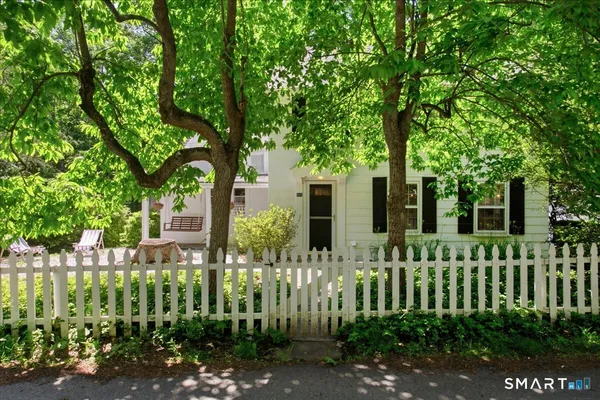 $775,000 | 247 Chestnut Hill Road, Stamford, CT 06903