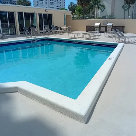 $1,700 | 1200 Hibiscus Avenue, Unit 503, Pompano Beach, FL 33062