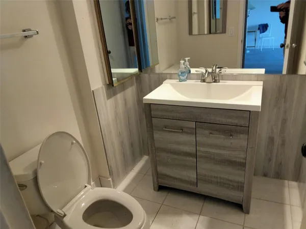 $1,700 | 1200 Hibiscus Avenue, Unit 503, Pompano Beach, FL 33062