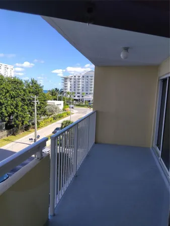 $1,700 | 1200 Hibiscus Avenue, Unit 503, Pompano Beach, FL 33062
