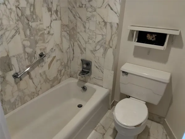 $1,700 | 1200 Hibiscus Avenue, Unit 503, Pompano Beach, FL 33062