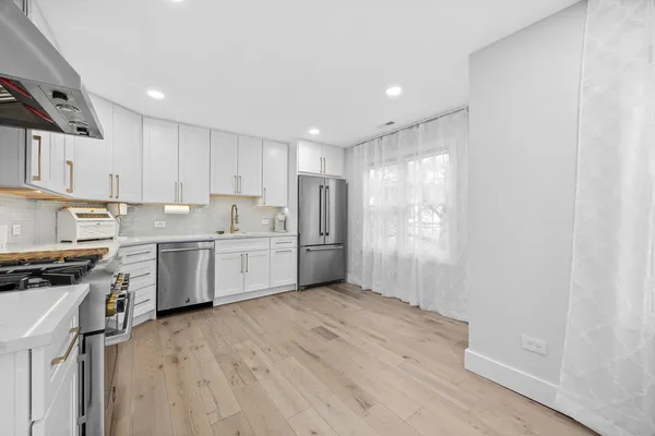 $488,000 | 1504 Aberdeen Court, Unit 1504, Naperville, IL 60564