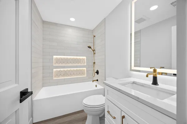 $488,000 | 1504 Aberdeen Court, Unit 1504, Naperville, IL 60564
