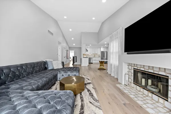 $488,000 | 1504 Aberdeen Court, Unit 1504, Naperville, IL 60564