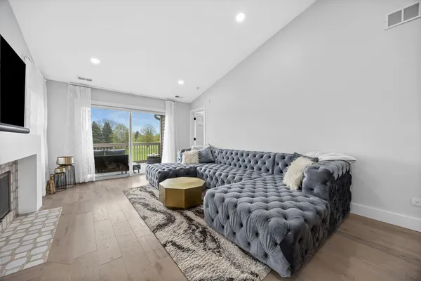 $488,000 | 1504 Aberdeen Court, Unit 1504, Naperville, IL 60564