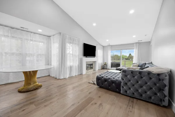 $488,000 | 1504 Aberdeen Court, Unit 1504, Naperville, IL 60564