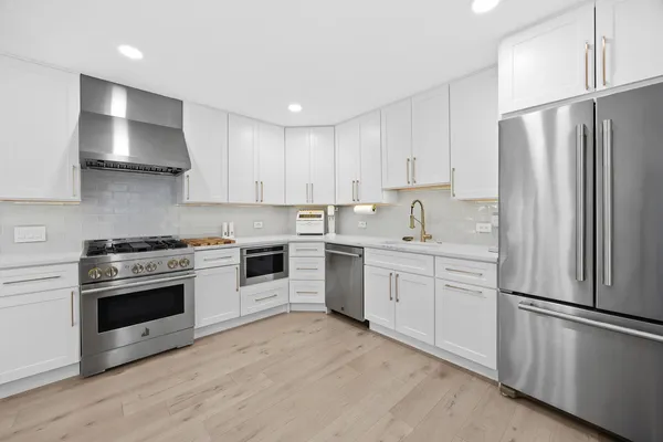 $488,000 | 1504 Aberdeen Court, Unit 1504, Naperville, IL 60564