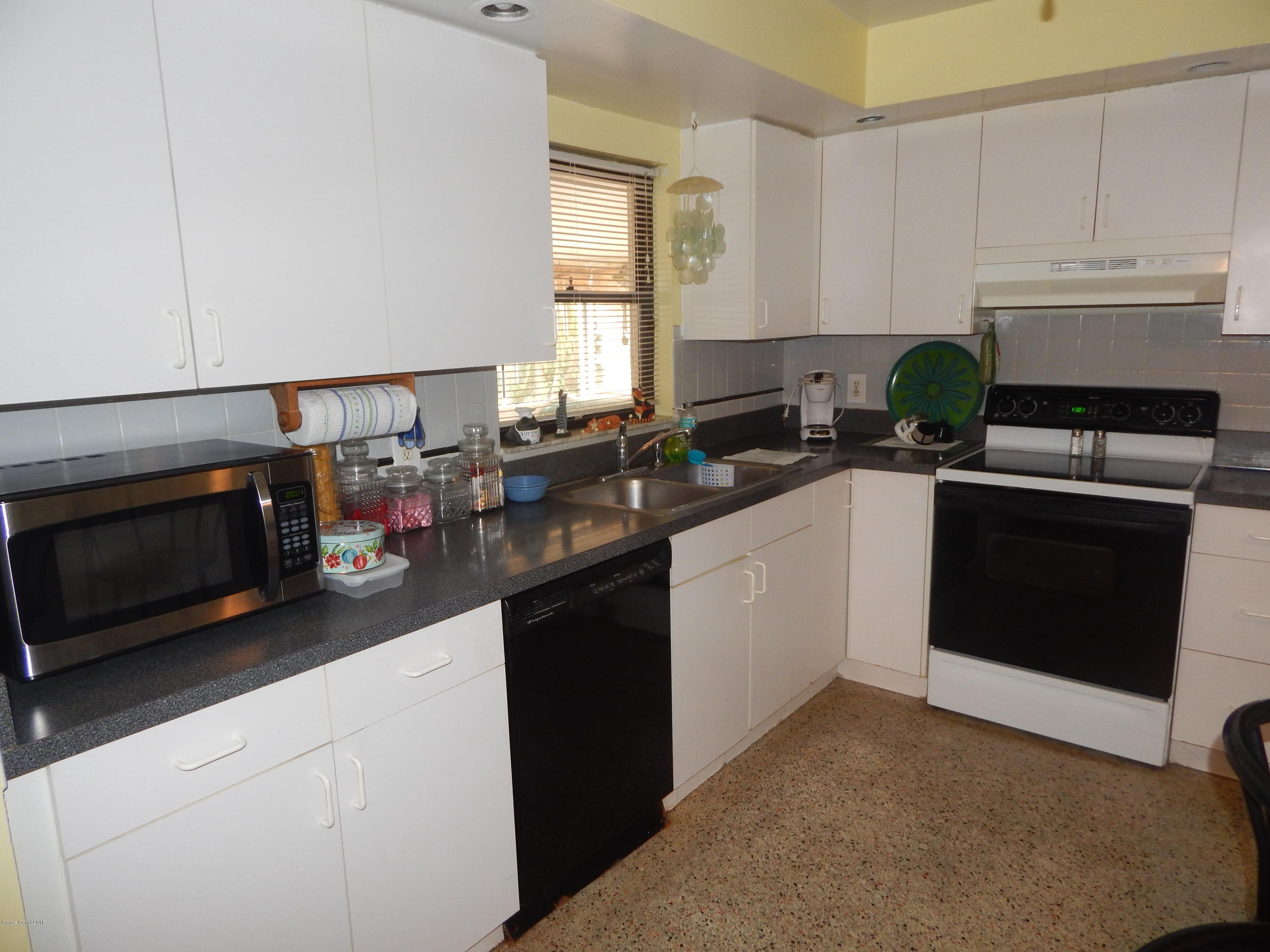 3039 Pembrooke Road Titusville, FL 32796 - Photo 6 of 18 KITCHEN