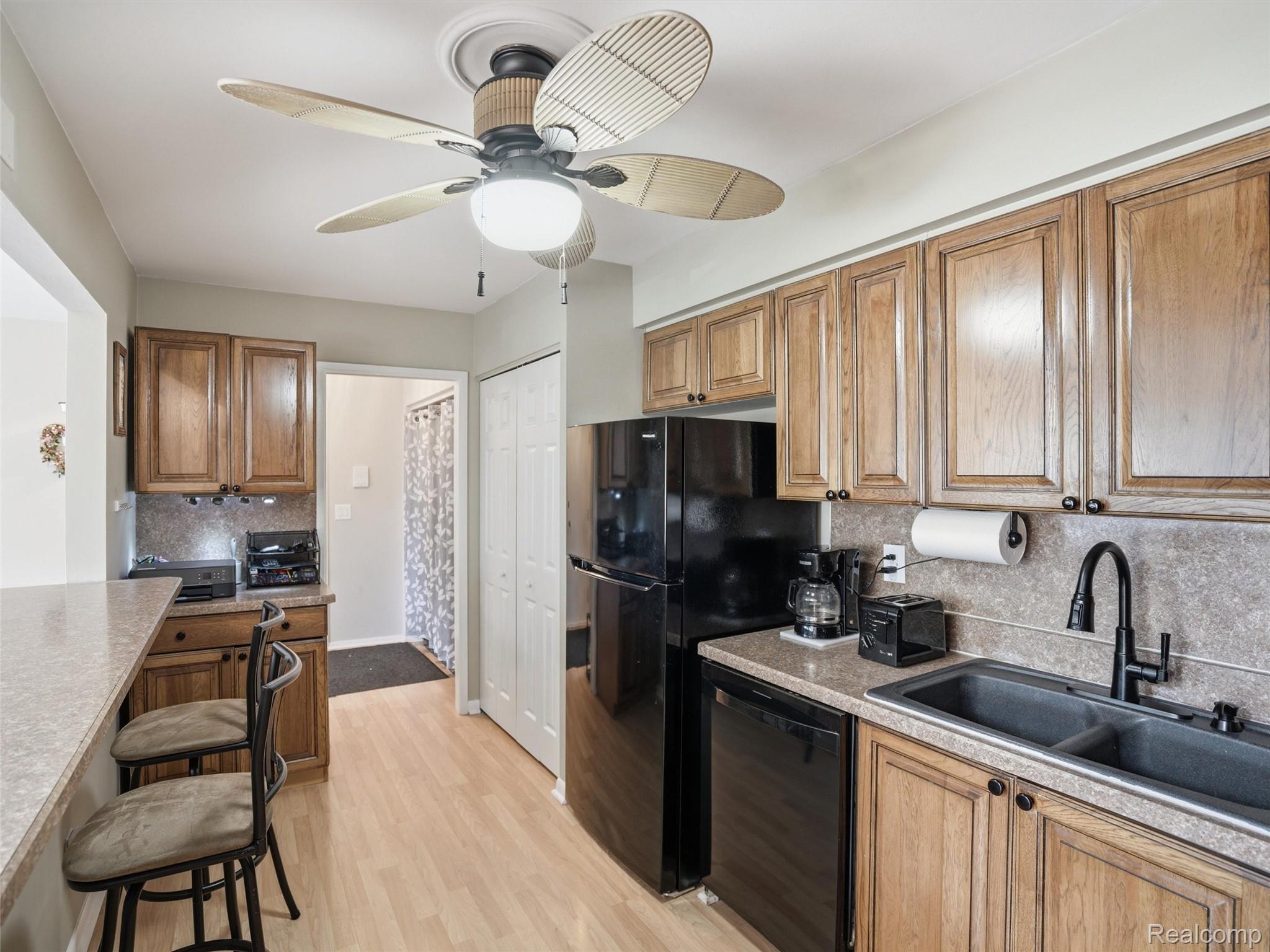 1975 Klingensmith Road, Unit 26 Bloomfield Hills, MI 48302 - Photo 5 of 21 14-DSC04173.jpg
