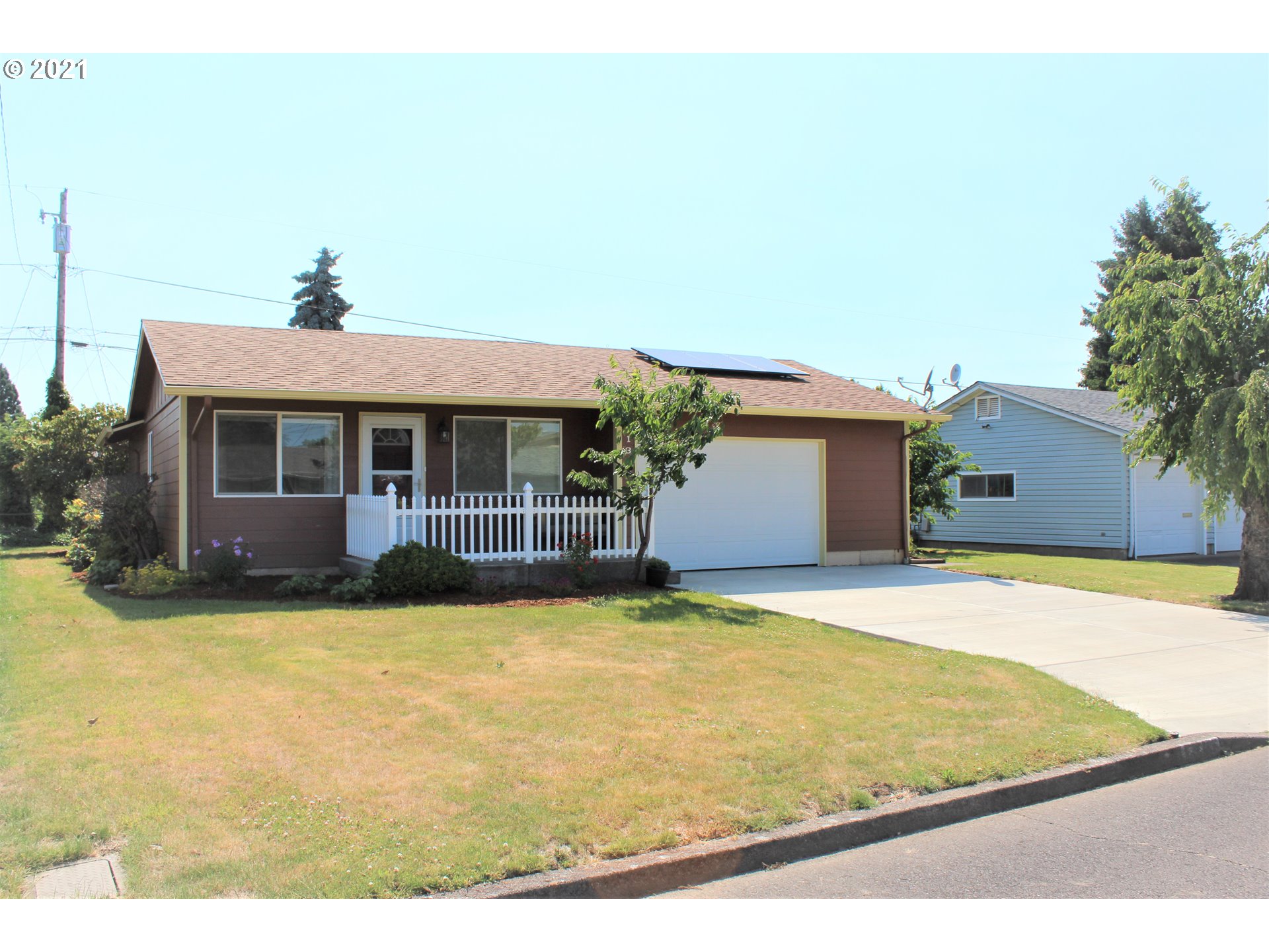 1386 Thompson Road Woodburn, OR 97071 - Photo 2 of 24 Gallery Image 2