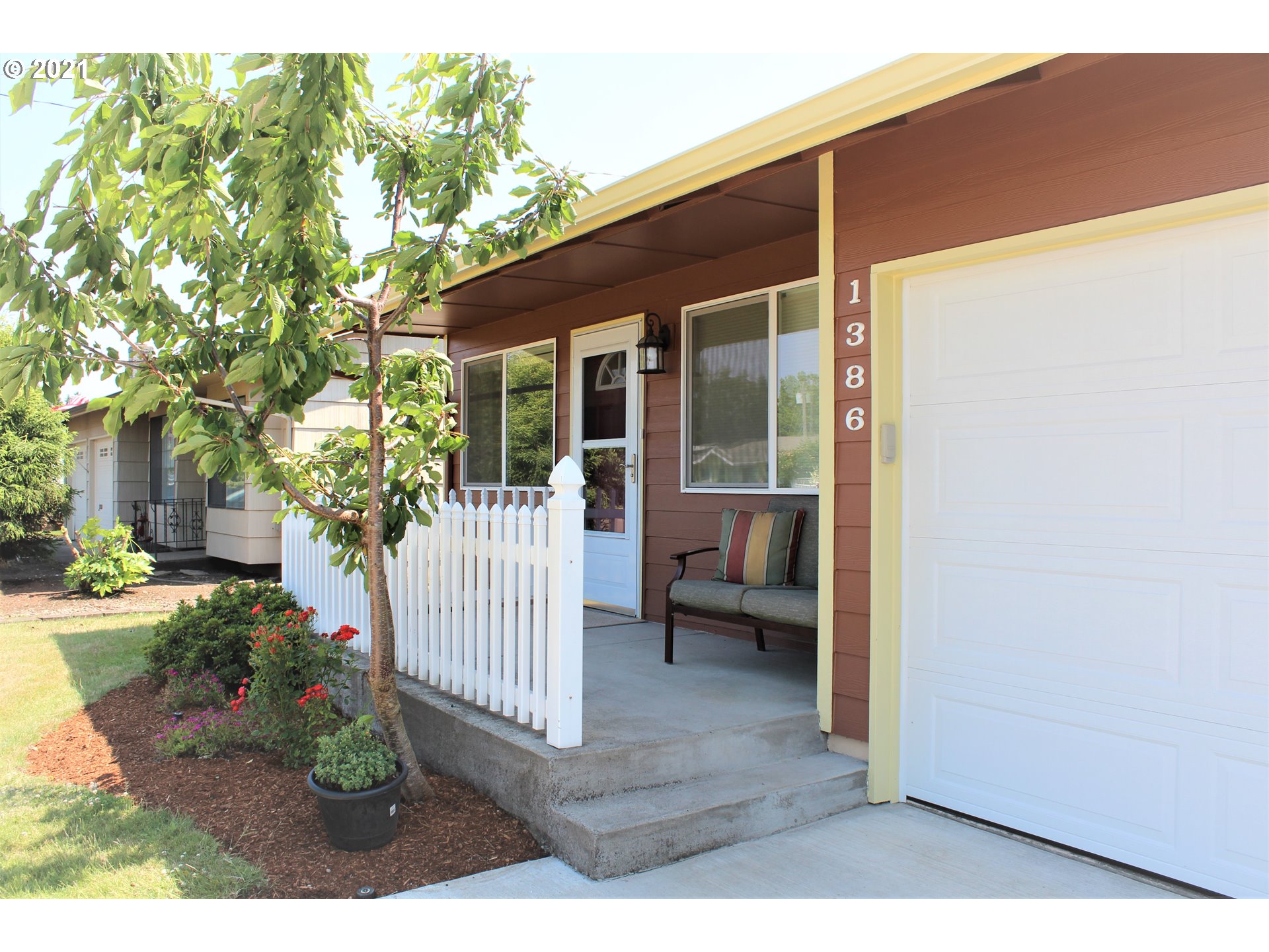1386 Thompson Road Woodburn, OR 97071 - Photo 3 of 24 Gallery Image 3