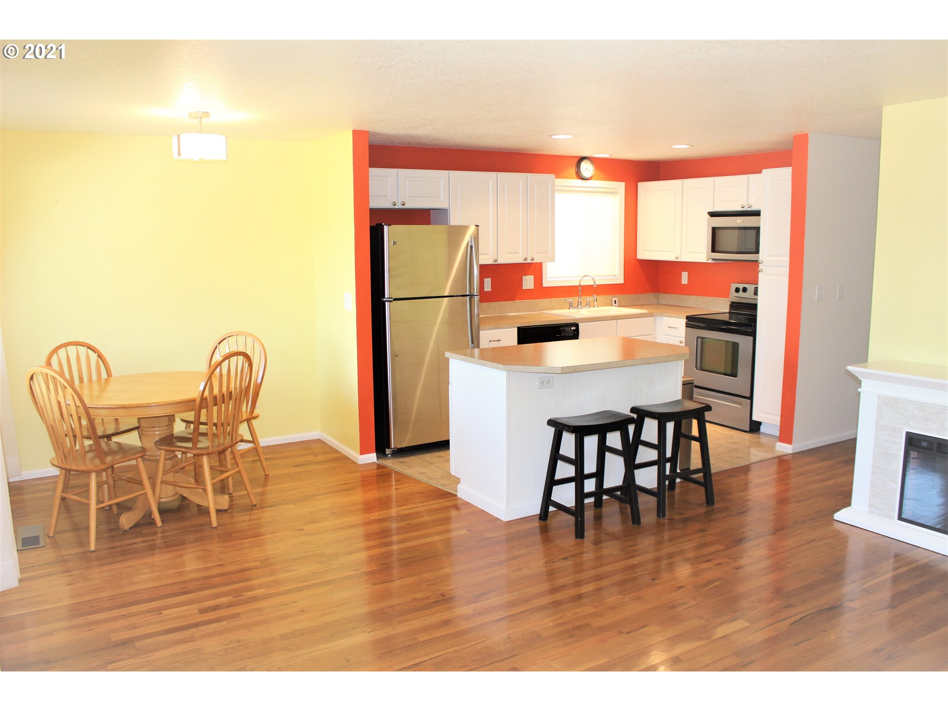 1386 Thompson Road Woodburn, OR 97071 - Photo 6 of 24 Gallery Image 6