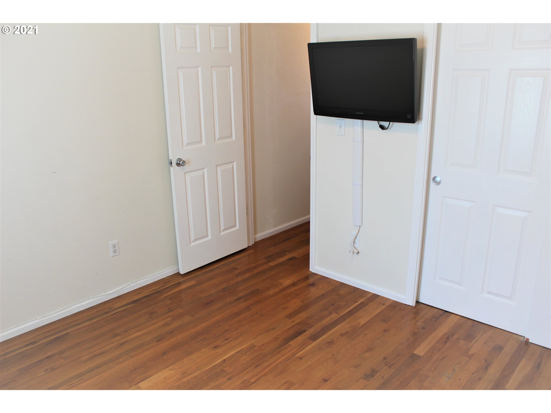 1386 Thompson Road Woodburn, OR 97071 - Photo 10 of 24 Gallery Image 10