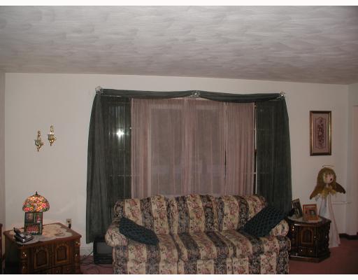 254 Hecla Road Mount Pleasant, PA 15666 - Photo 4 of 6 Den/Family/Great Room.