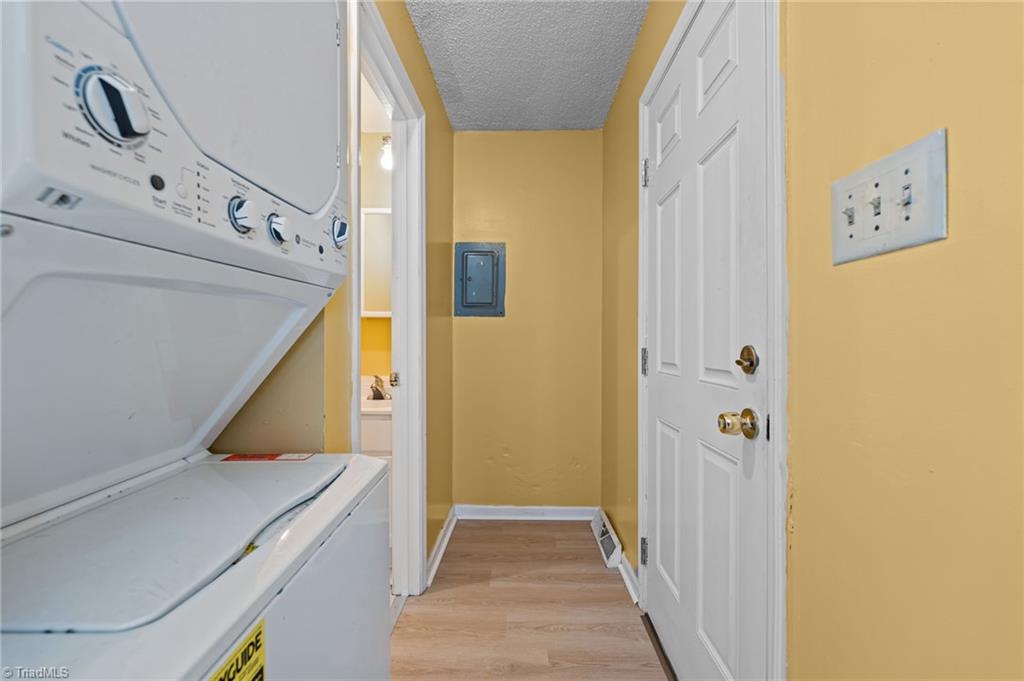 2419 Fernbrook Road Greensboro, NC 27405 - Photo 13 of 31 Gallery Image 13