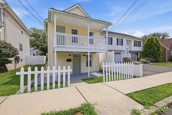$349,900 | 211 South 8th Avenue, Manville, NJ 08835