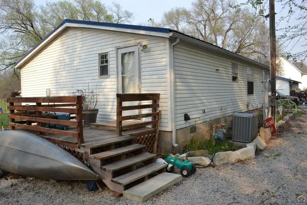 $89,000 | 21244 South Hickory Road, Quenemo, KS 66528