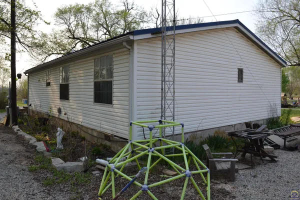 $89,000 | 21244 South Hickory Road, Quenemo, KS 66528
