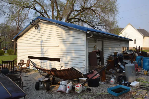 $89,000 | 21244 South Hickory Road, Quenemo, KS 66528
