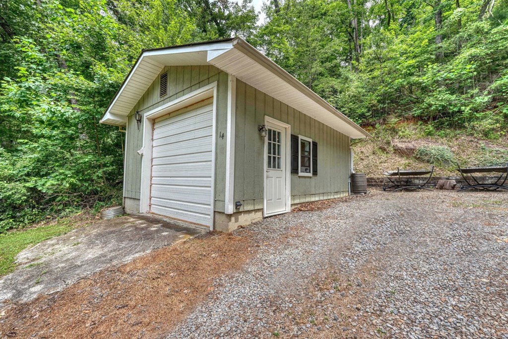 14 Priscilla Lane Murphy, NC 28906 - Photo 25 of 42 a view of a house with a yard