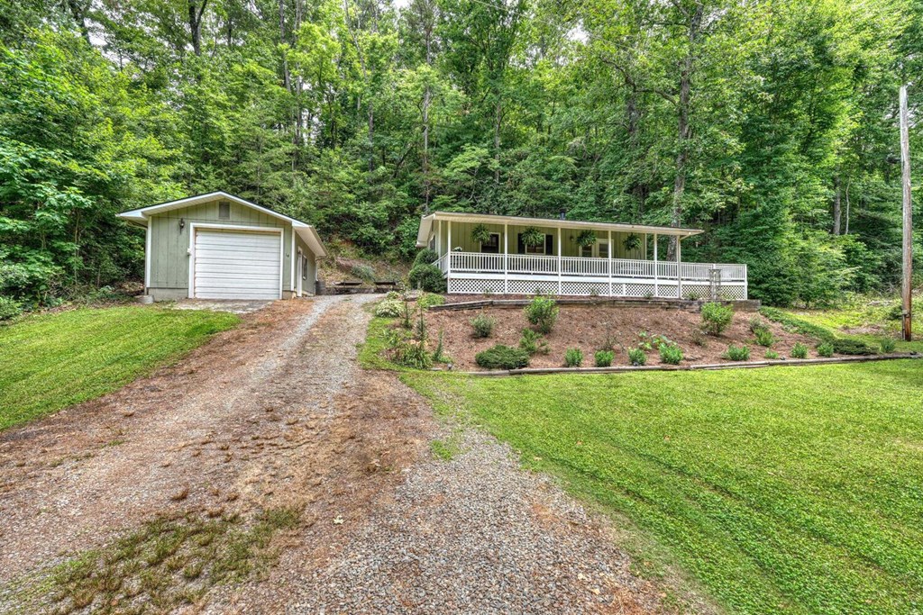 14 Priscilla Lane Murphy, NC 28906 - Photo 32 of 42 a front view of a house with a yard