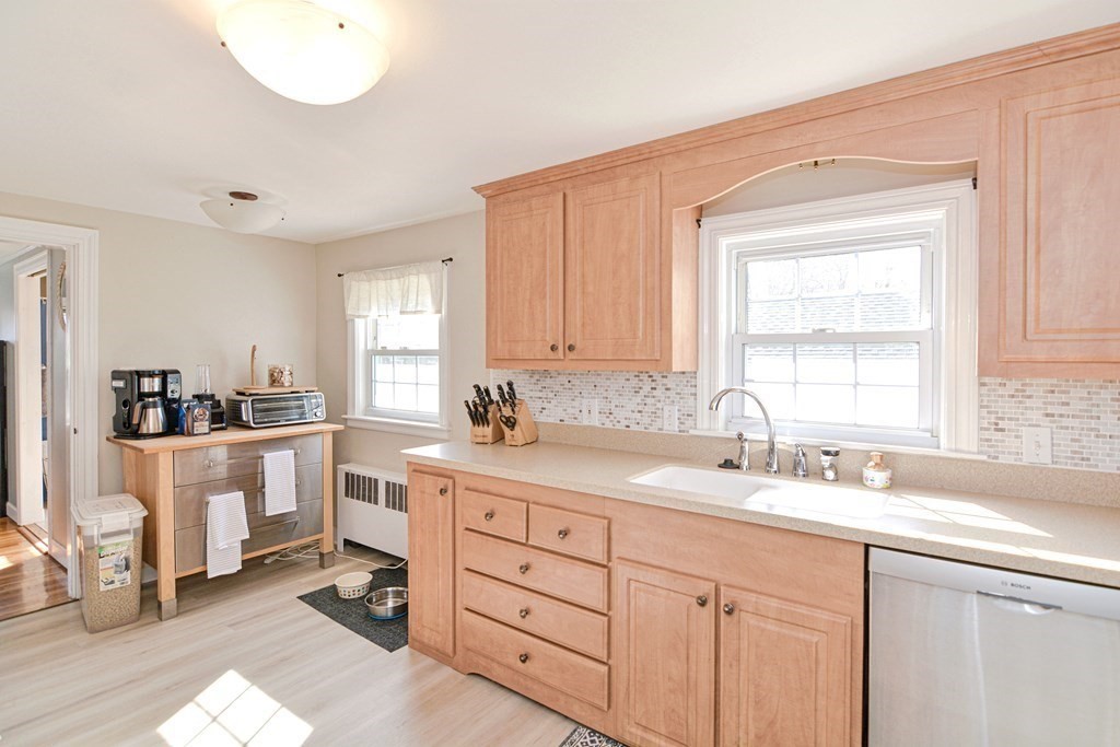 7 Windemere Road Worcester, MA 01602 - Photo 14 of 39 Gallery Image 14