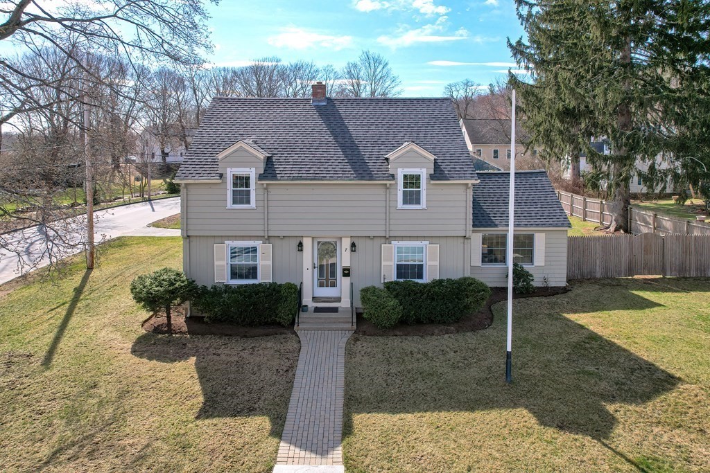 7 Windemere Road Worcester, MA 01602 - Photo 2 of 39 Gallery Image 2